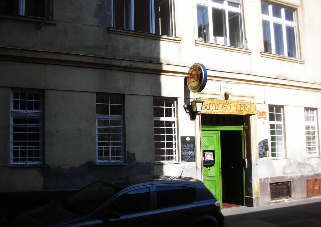 2Night Hostel Budapest Extérieur photo