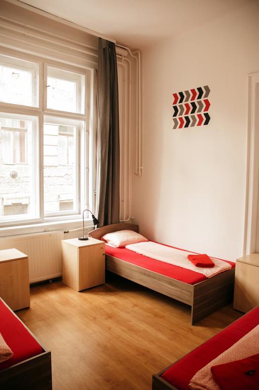 2Night Hostel Budapest Extérieur photo