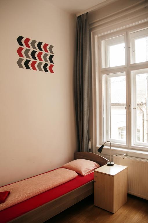 2Night Hostel Budapest Extérieur photo