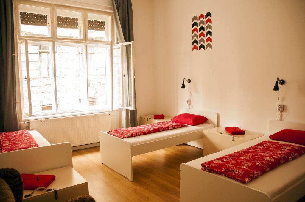 2Night Hostel Budapest Extérieur photo