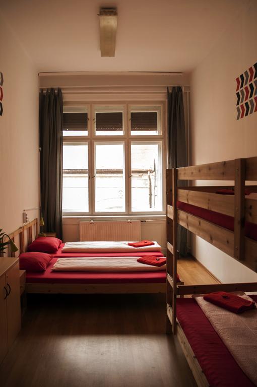 2Night Hostel Budapest Extérieur photo